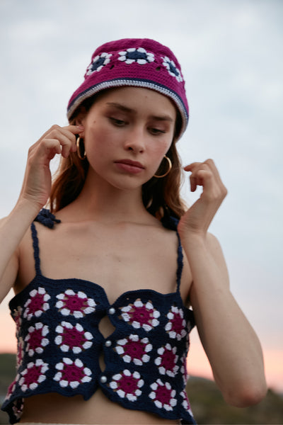 Lacivert El Örgüsü